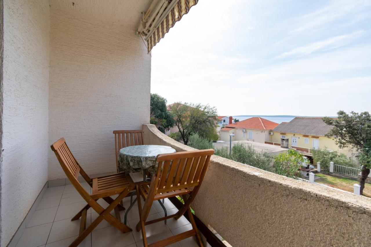 Apartments By The Sea Mandre, Pag - 3084 Kolan Exterior photo