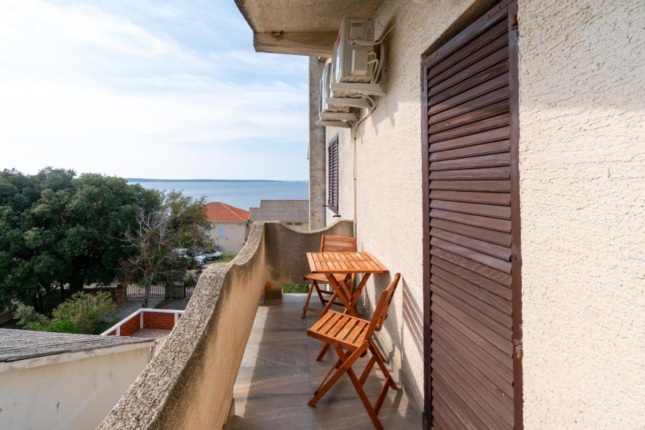Apartments By The Sea Mandre, Pag - 3084 Kolan Exterior photo