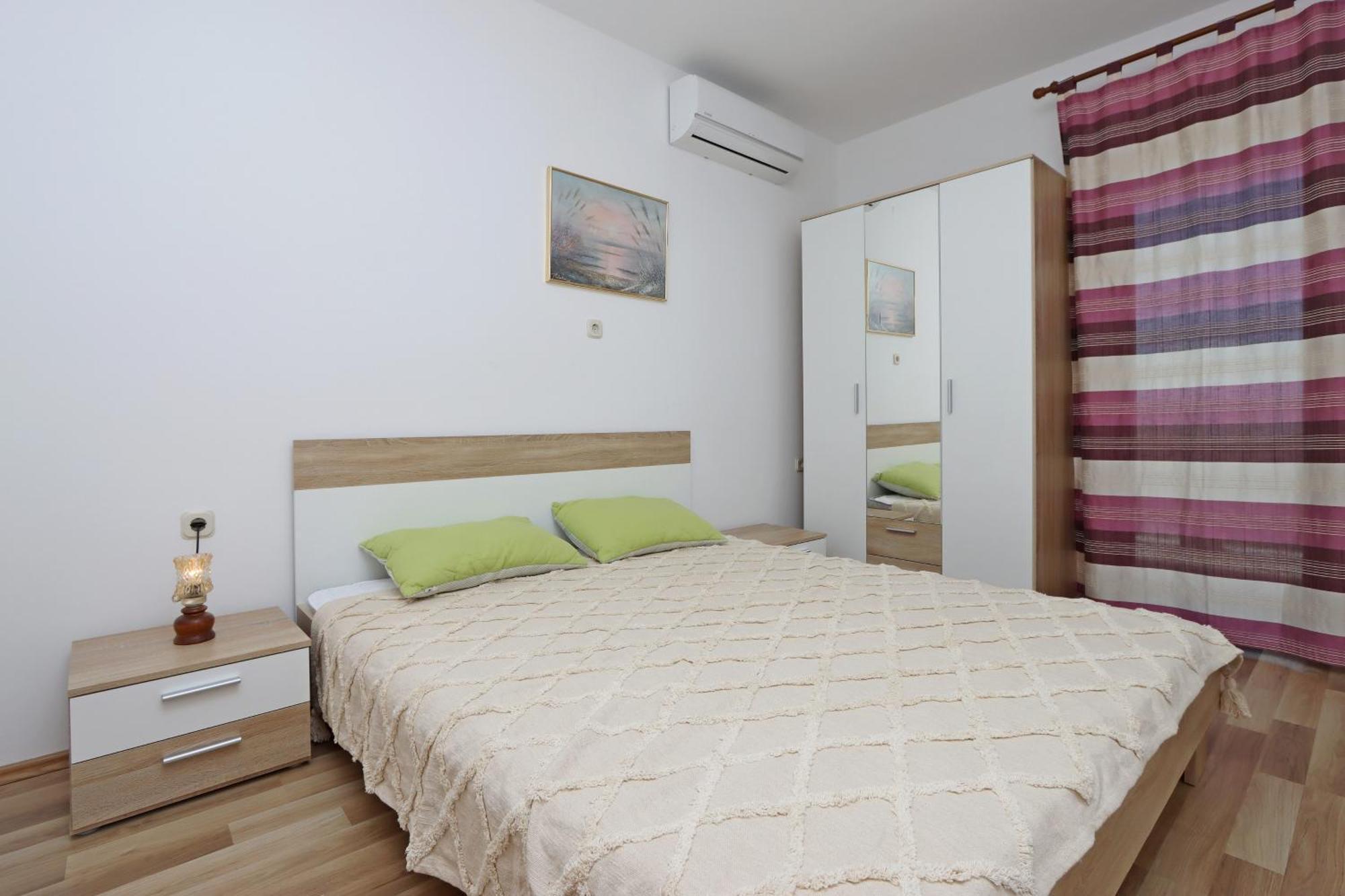 Apartments By The Sea Mandre, Pag - 3084 Kolan Exterior photo