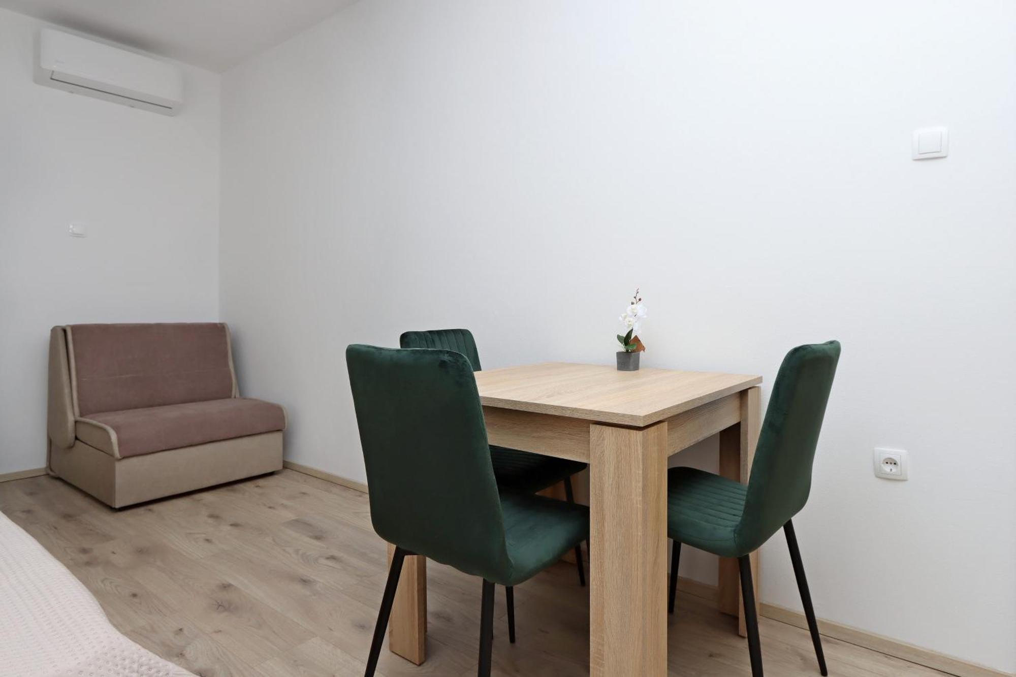 Apartments By The Sea Mandre, Pag - 3084 Kolan Room photo